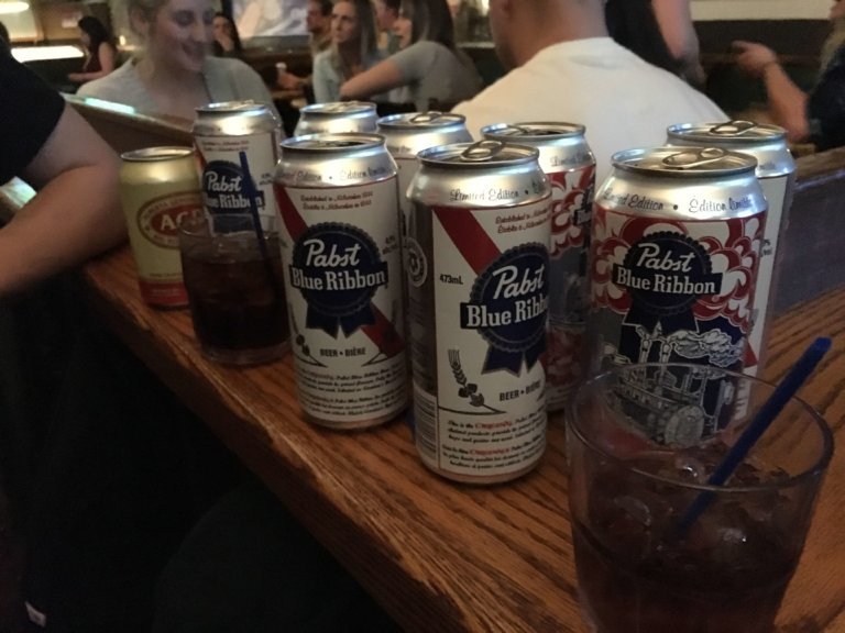 バンフ 飲み屋 5選 行くならココ！ Tabit Info カナダワーキングホリデー