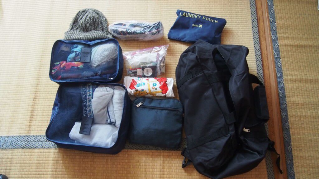 海外旅行の荷物が少ない…7キロで1年半旅する女子のバッグの中身は？ Tabit Info
