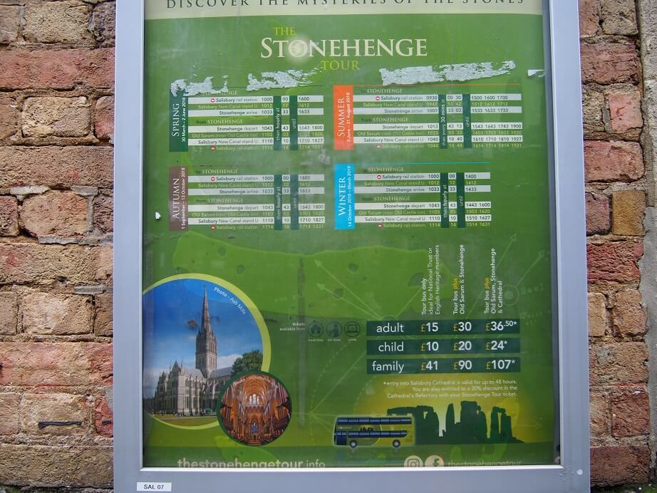 ストーンヘンジ行きのバス時刻表